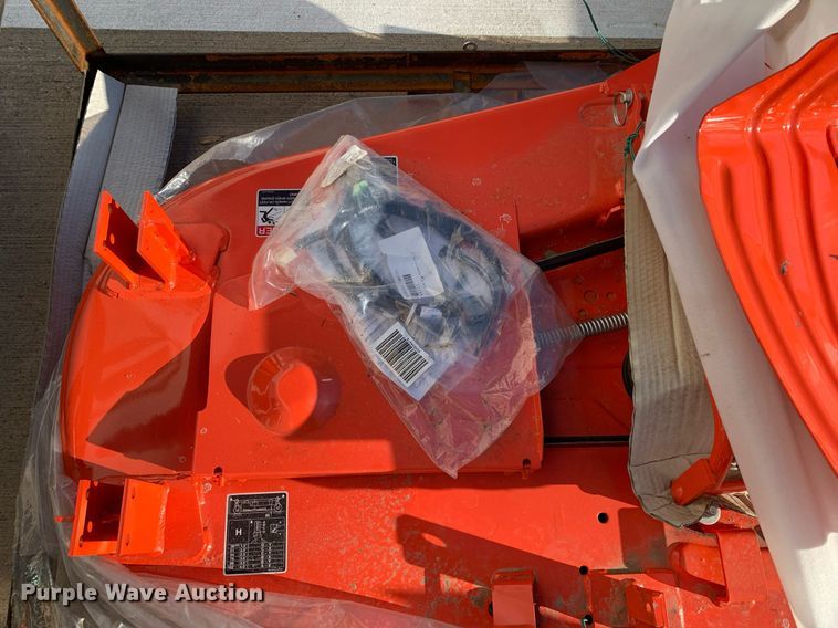 image for item KX9837 Kubota RC72-40LX 6' W mower deck 