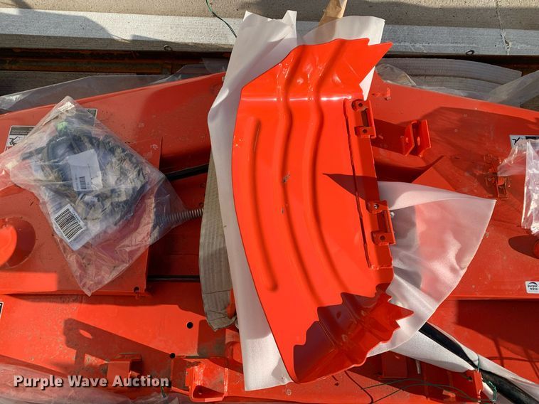 image for item KX9837 Kubota RC72-40LX 6' W mower deck 