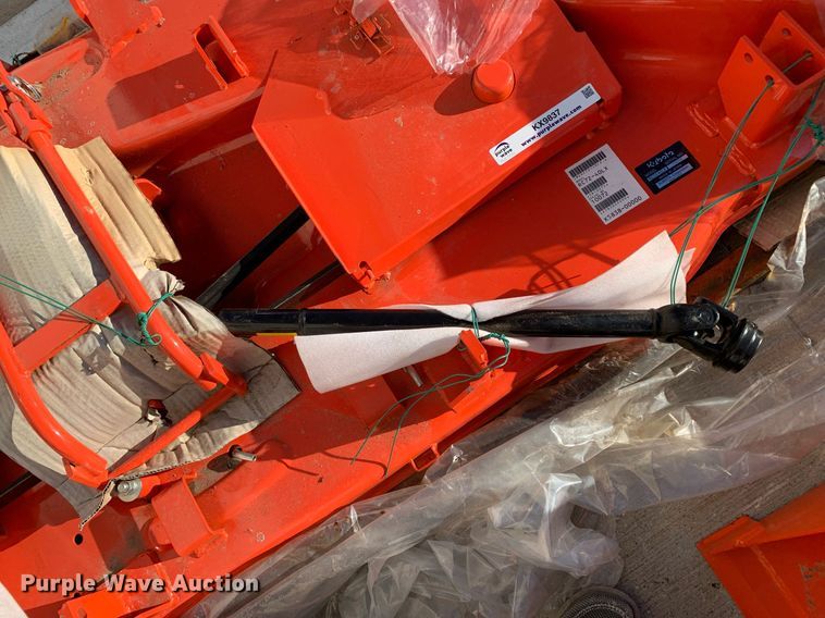 image for item KX9837 Kubota RC72-40LX 6' W mower deck 