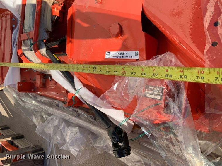 image for item KX9837 Kubota RC72-40LX 6' W mower deck 