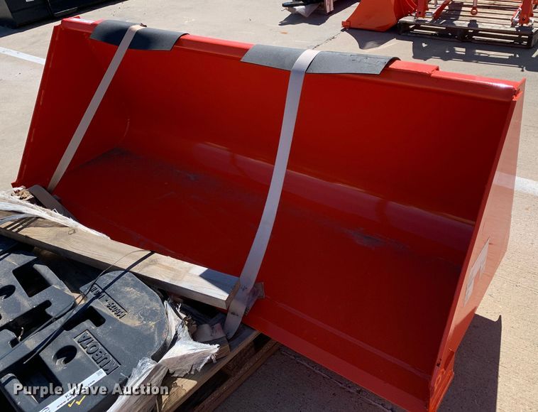 image for item KX9840 Kubota M1811 6' W loader bucket