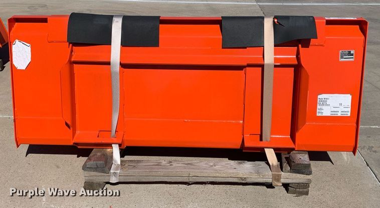 image for item KX9840 Kubota M1811 6' W loader bucket