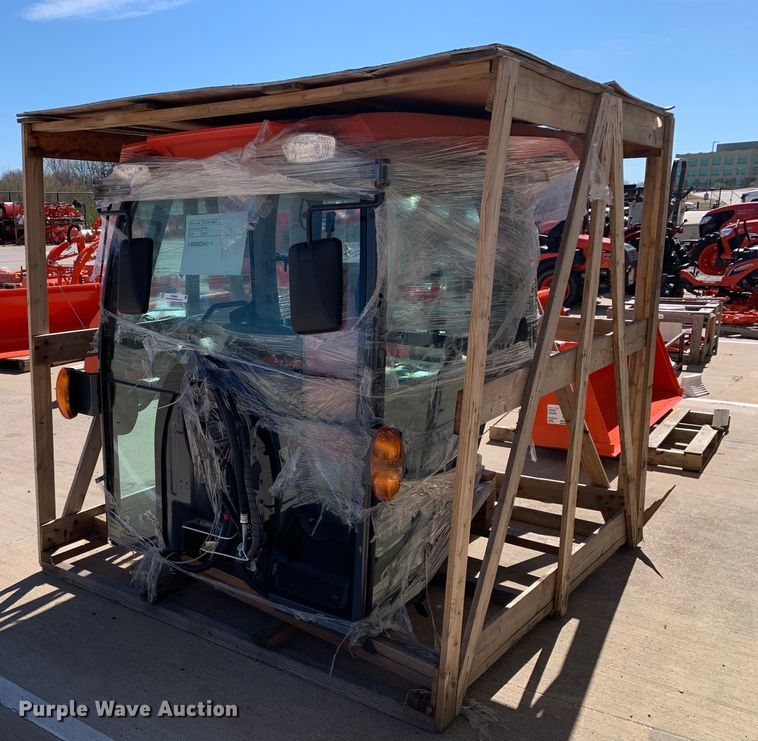 image for item KX9841 Kubota L8391 tractor cab