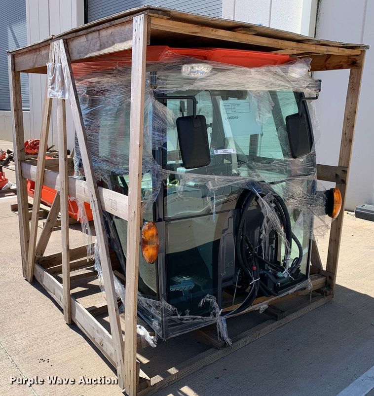 image for item KX9841 Kubota L8391 tractor cab