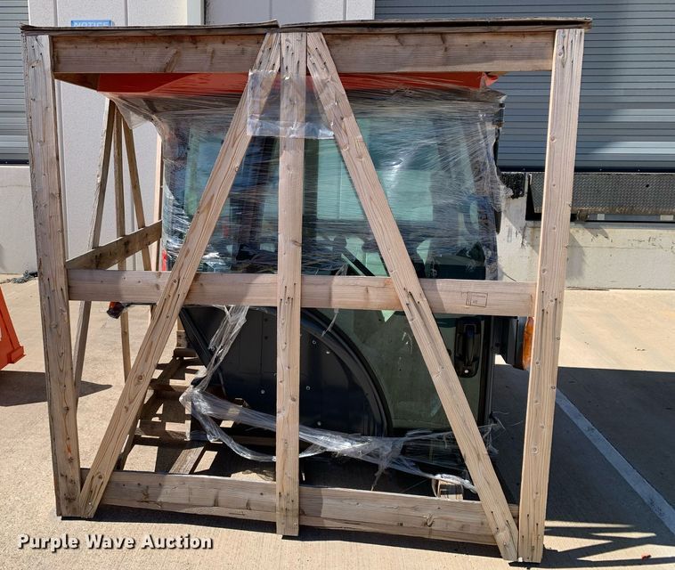 image for item KX9841 Kubota L8391 tractor cab