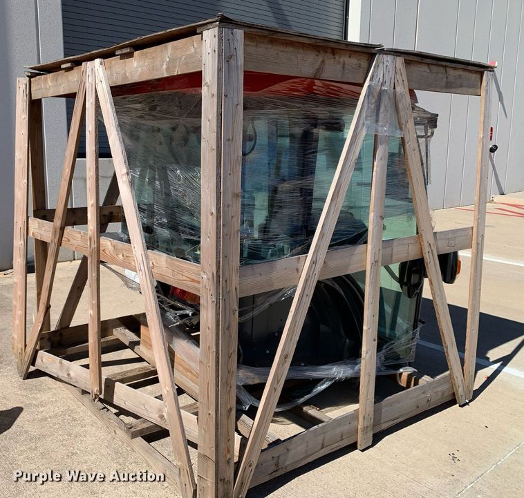 image for item KX9841 Kubota L8391 tractor cab