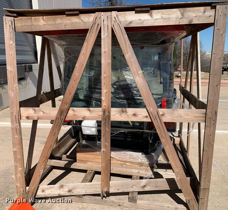 image for item KX9841 Kubota L8391 tractor cab