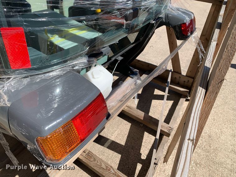 image for item KX9841 Kubota L8391 tractor cab