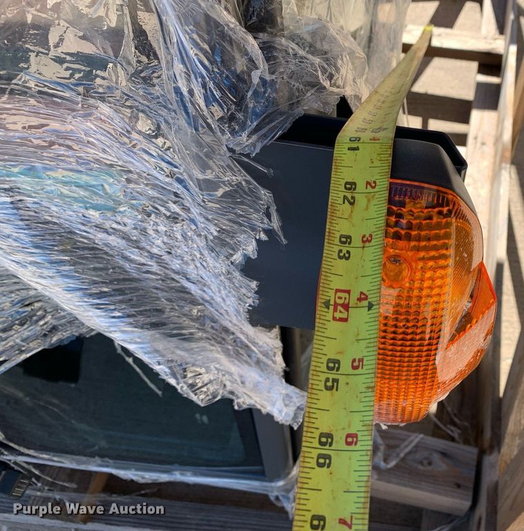 image for item KX9841 Kubota L8391 tractor cab