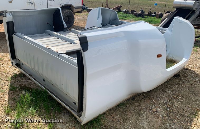 image for item KX9848 2019 Chevrolet 3500 pickup truck bed