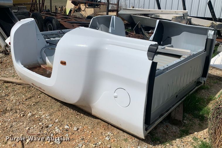 image for item KX9848 2019 Chevrolet 3500 pickup truck bed