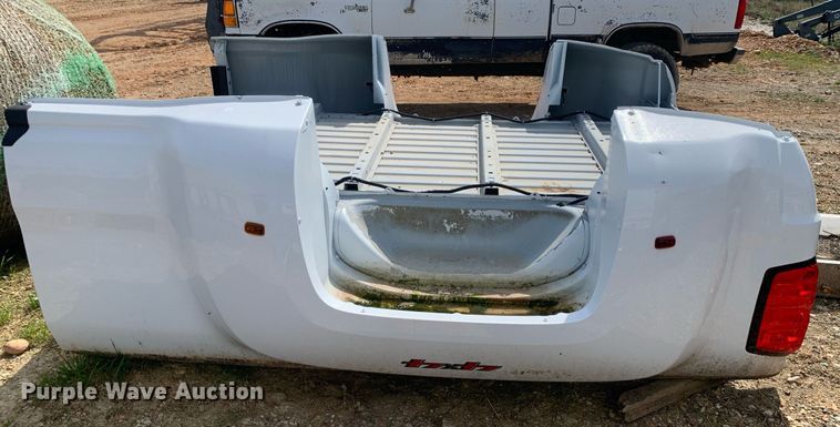 image for item KX9848 2019 Chevrolet 3500 pickup truck bed