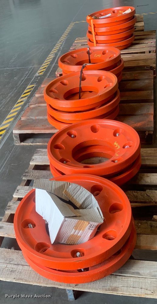 (14) Kubota tractor wheel weights in Grapevine, TX Item KX9921 for
