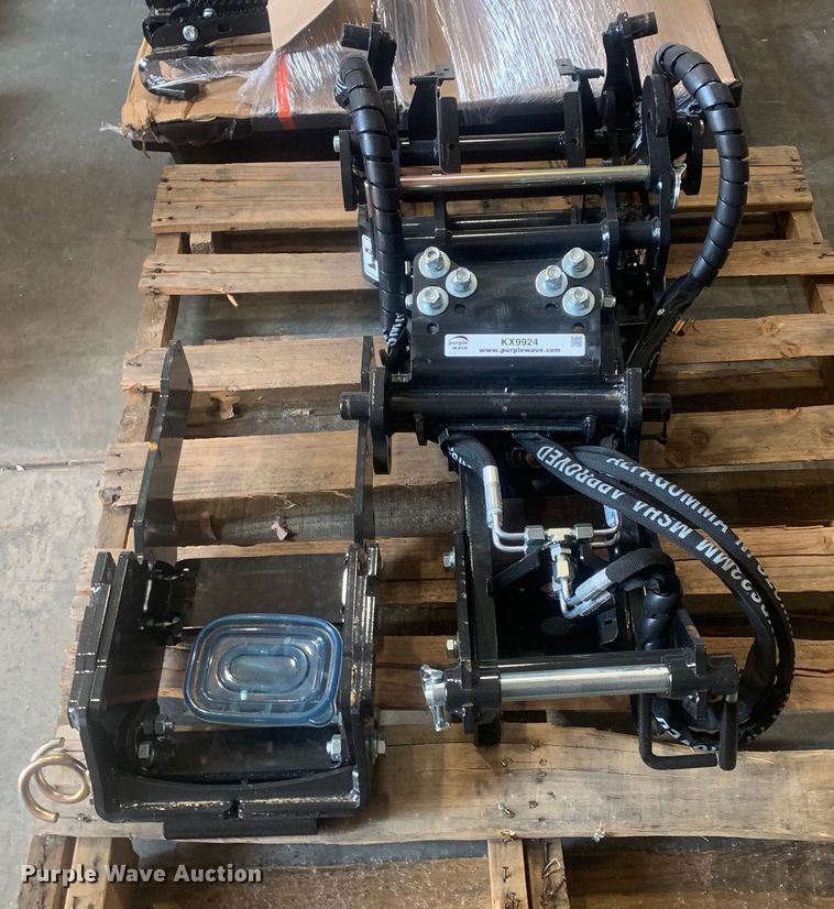 image for item KX9924 Kubota LX2940B four point hitch