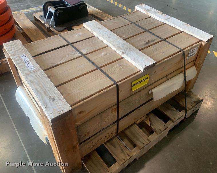 image for item KX9925 Kubota  LX2940 four point hitch