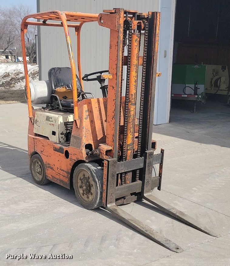 image for item LA9666 Datsun forklift