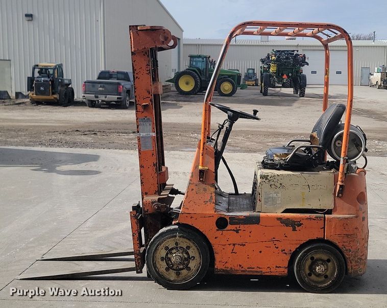 image for item LA9666 Datsun forklift
