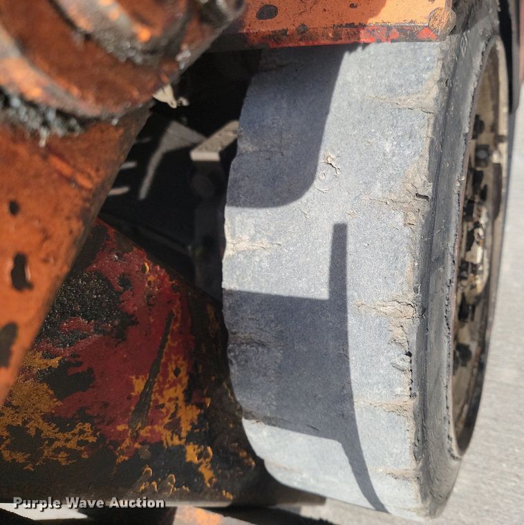 image for item LA9666 Datsun forklift