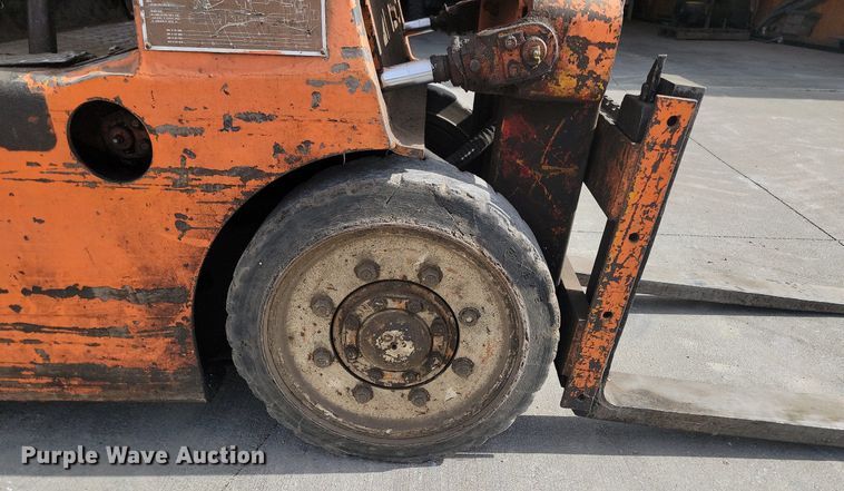 image for item LA9666 Datsun forklift