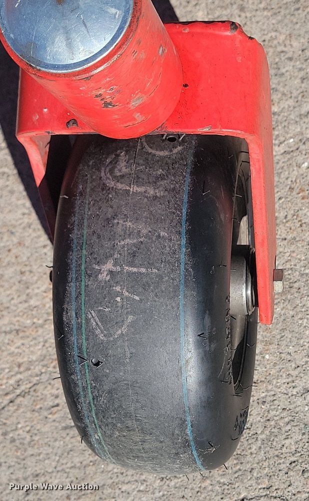 image for item LA9685 Gravely Pro-Turn 60 ZTR lawn mower