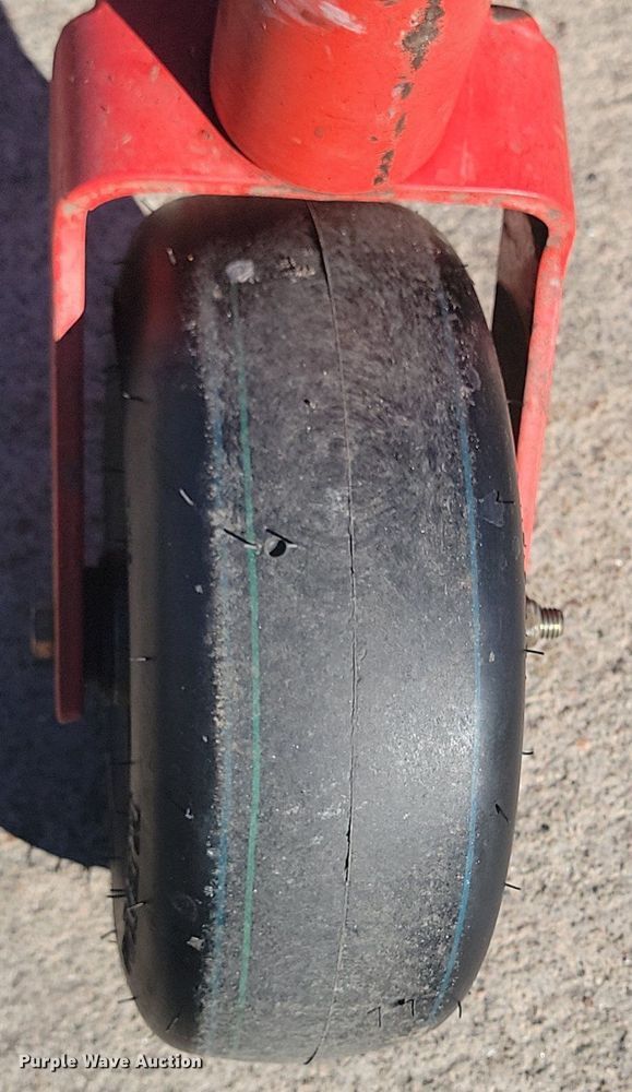 image for item LA9685 Gravely Pro-Turn 60 ZTR lawn mower