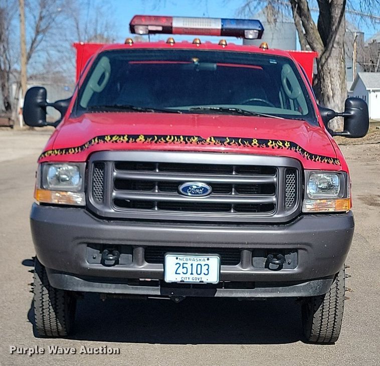 image for item LA9686 2003 Ford  F450 Crew Cab utility / service truck