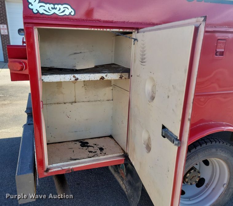 image for item LA9686 2003 Ford  F450 Crew Cab utility / service truck