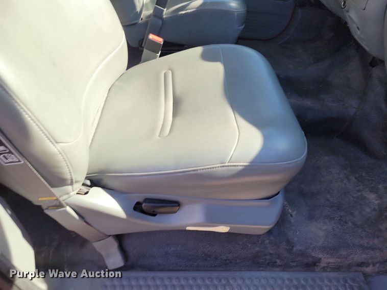 image for item LA9686 2003 Ford  F450 Crew Cab utility / service truck