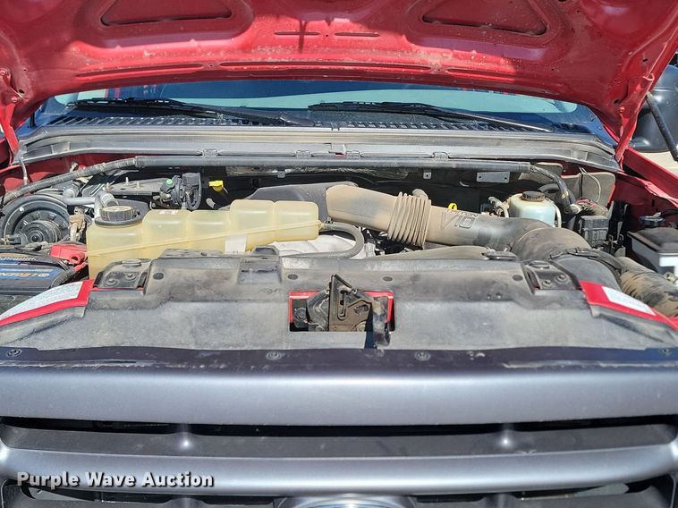 image for item LA9686 2003 Ford  F450 Crew Cab utility / service truck