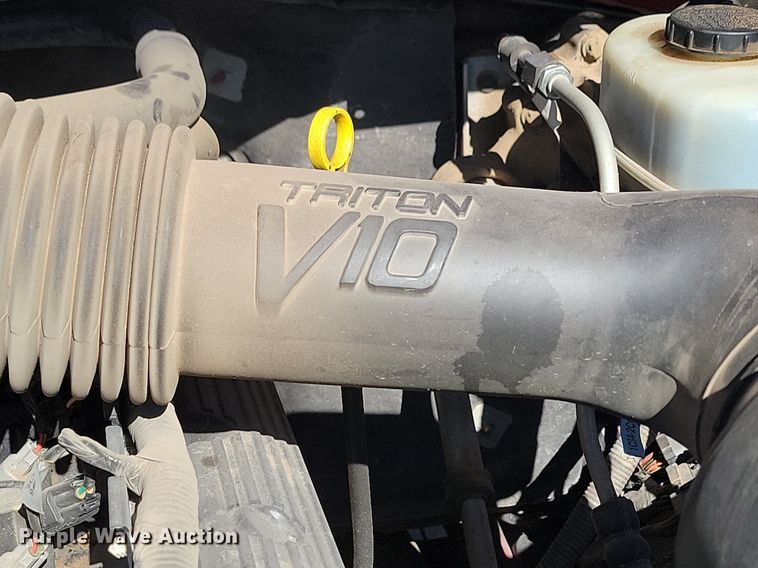 image for item LA9686 2003 Ford  F450 Crew Cab utility / service truck