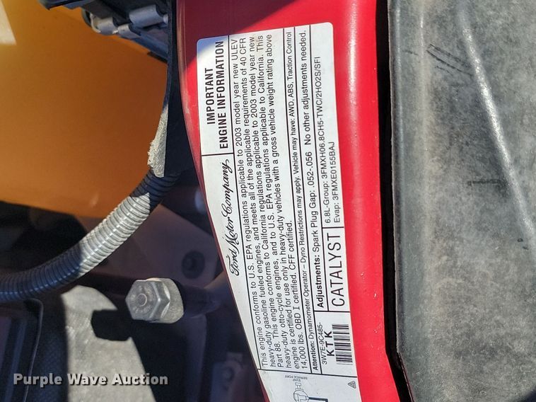 image for item LA9686 2003 Ford  F450 Crew Cab utility / service truck