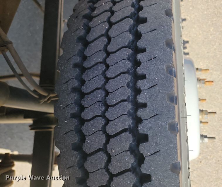 image for item LA9686 2003 Ford  F450 Crew Cab utility / service truck