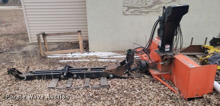 image for item LA9743 Kubota  L2195A 6' W snow blower