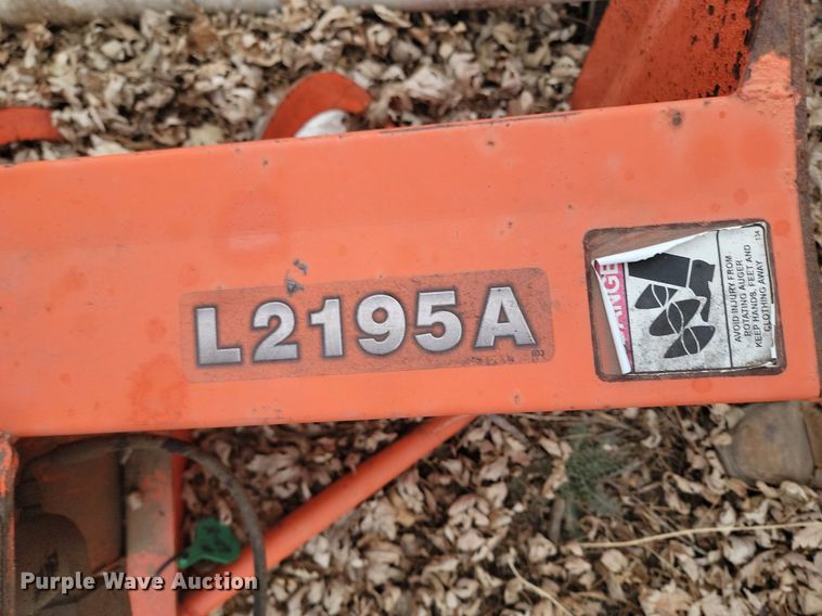 image for item LA9743 Kubota  L2195A 6' W snow blower