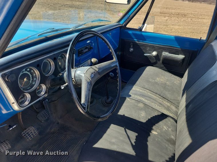 image for item LC9851 1971 Chevrolet  K10 pickup truck