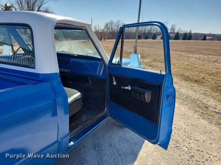 image for item LC9851 1971 Chevrolet  K10 pickup truck