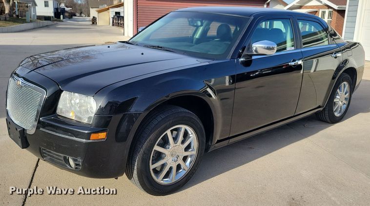 image for item LC9852 2010 Chrysler 300 Touring 