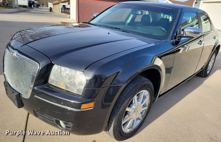 image for item LC9852 2010 Chrysler 300 Touring 