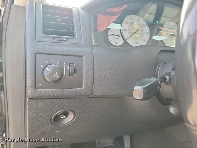 image for item LC9852 2010 Chrysler 300 Touring 