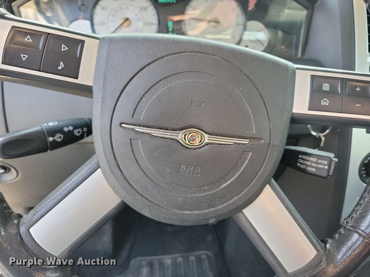 image for item LC9852 2010 Chrysler 300 Touring 