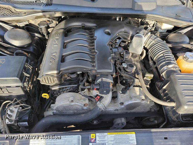 image for item LC9852 2010 Chrysler 300 Touring 