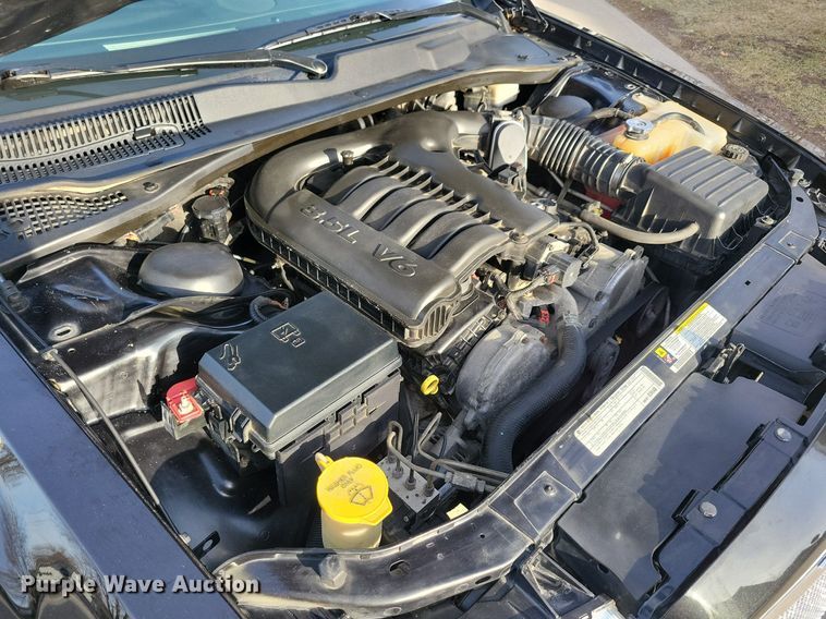 image for item LC9852 2010 Chrysler 300 Touring 