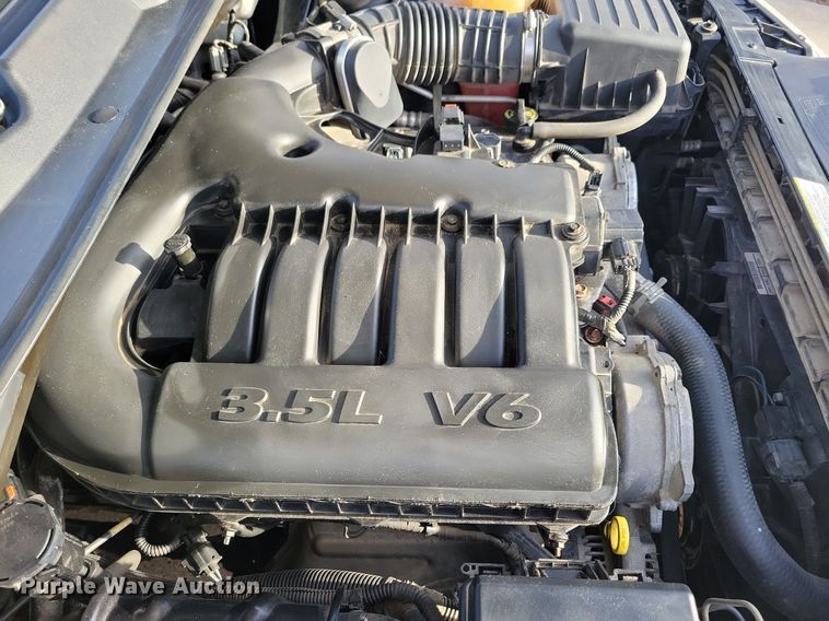 image for item LC9852 2010 Chrysler 300 Touring 