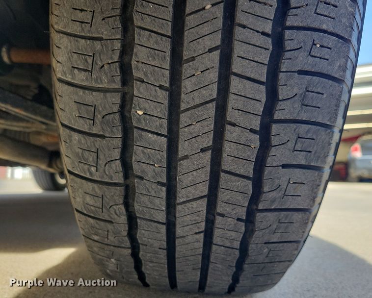 image for item LC9852 2010 Chrysler 300 Touring 