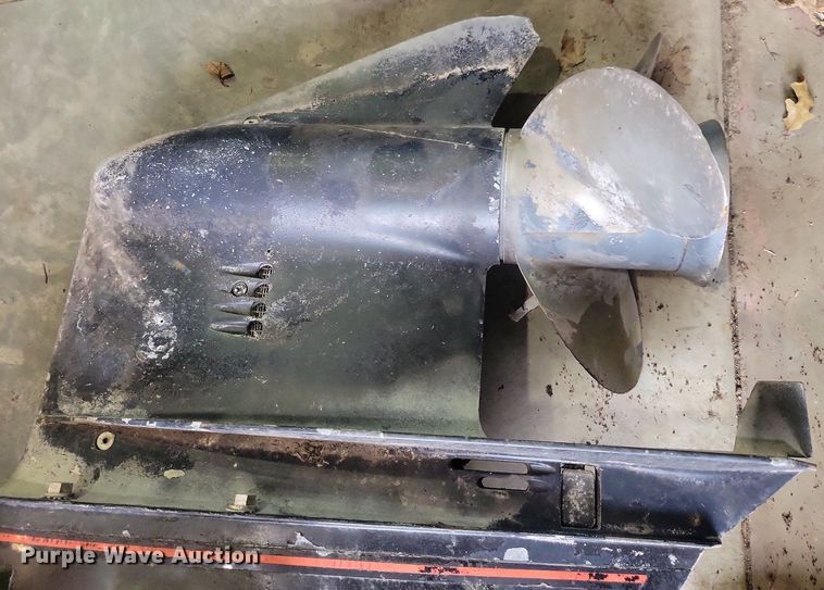 image for item LC9857 Evinrude Intruder 175 boat engine