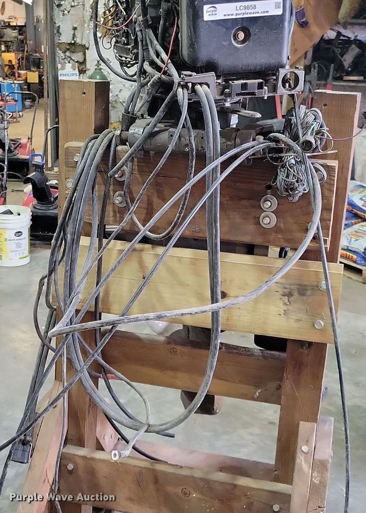 image for item LC9858 Mercury Mariner  boat engine