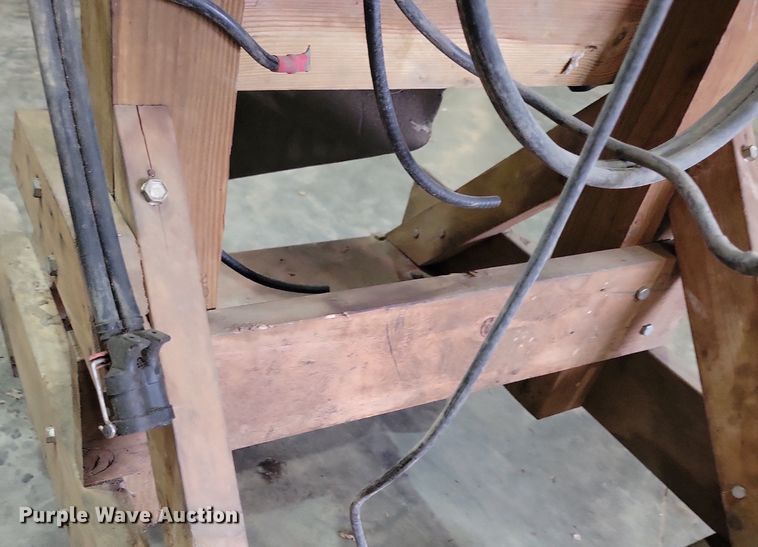 image for item LC9858 Mercury Mariner  boat engine