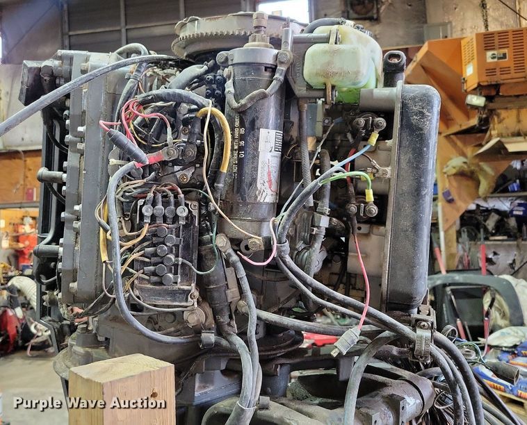 image for item LC9858 Mercury Mariner  boat engine