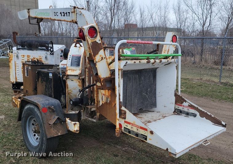 image for item LC9862 2015 Contractor DC 1317 wood chipper