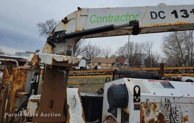 image for item LC9862 2015 Contractor DC 1317 wood chipper